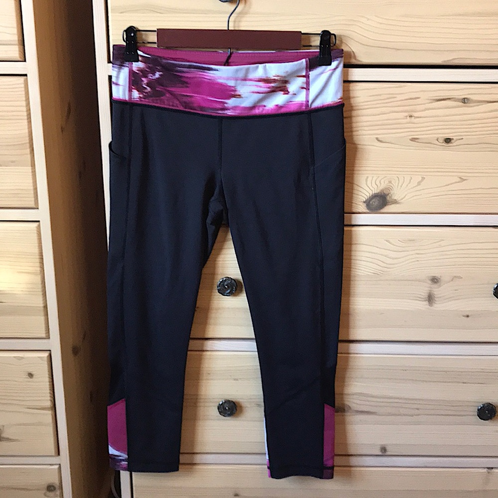 Lululemon Cropped Black Leggings Pink Purple Brushstroke Waistband Size 8